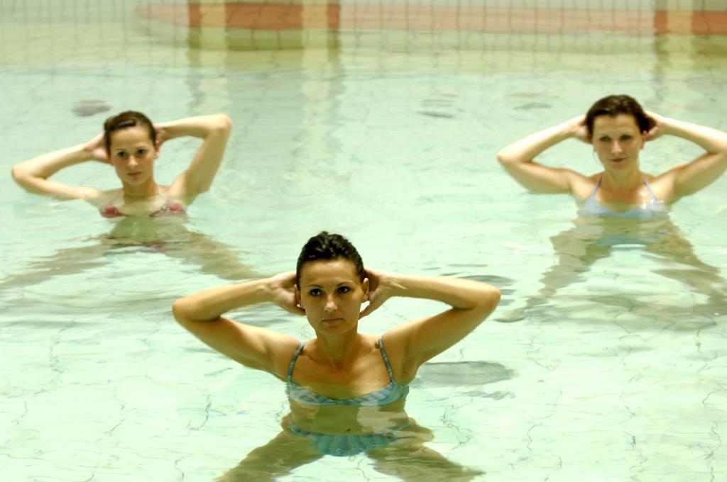 Hotel Ensana Jalta Piest'any Esterno foto